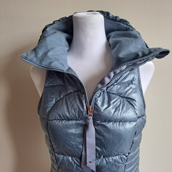 Lululemon Blue Denim Fluffin Awesome Vest Size 4 - Picture 3 of 10